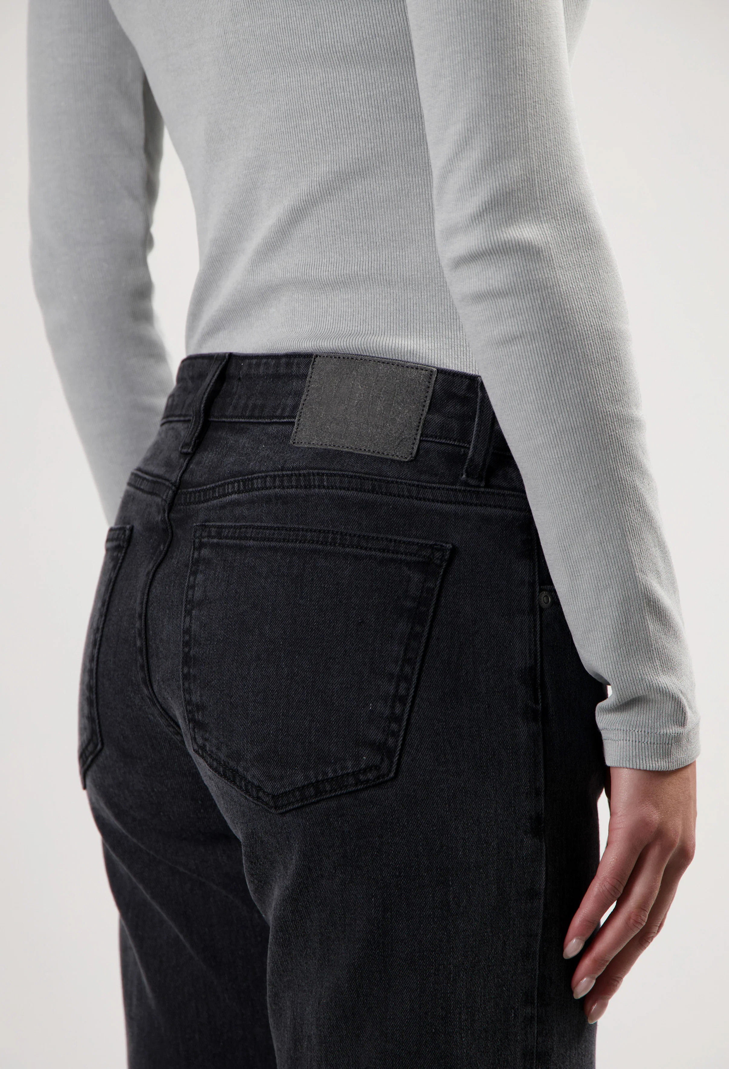Carry Mid Straight - Black Vintage - Image 6